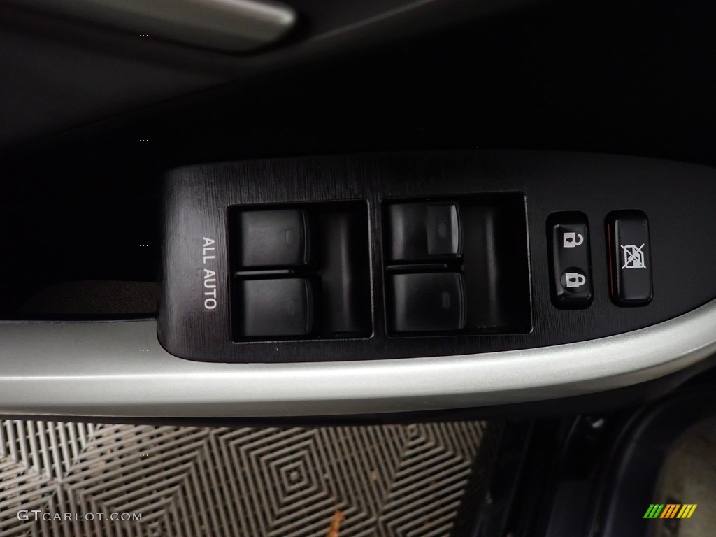 2013 Prius Four Hybrid - Black / Dark Gray photo #22