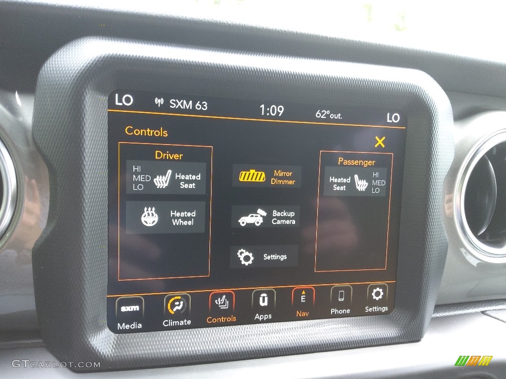 2022 Jeep Wrangler Unlimited Sahara 4x4 Controls Photo #144127916