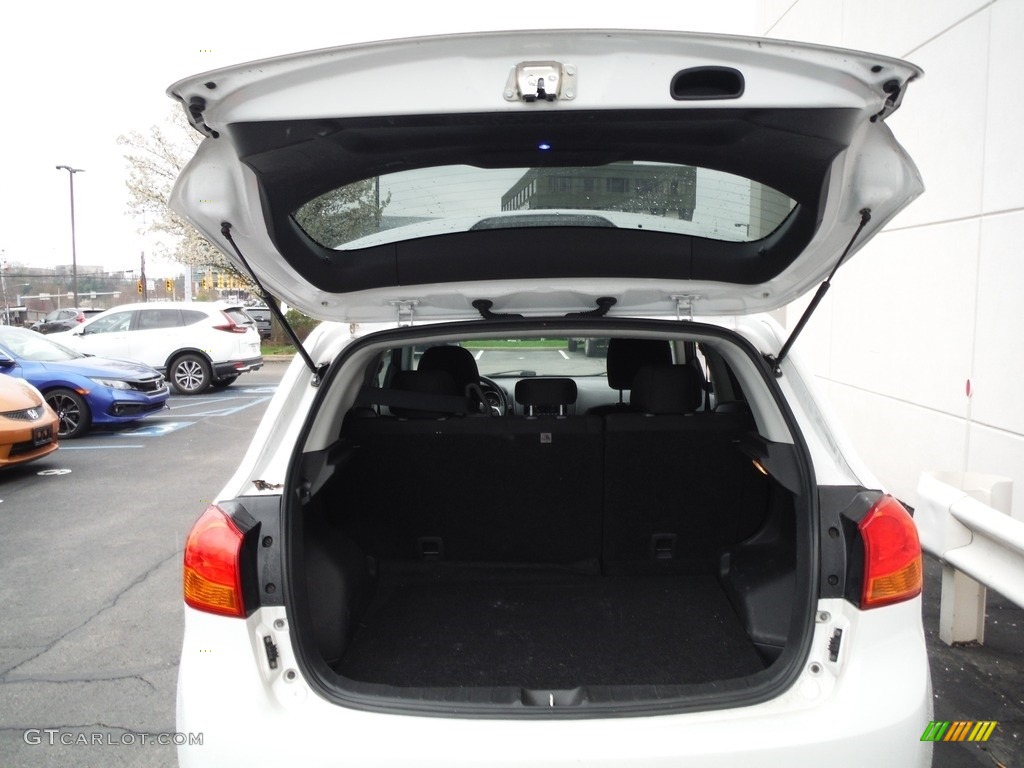 2015 Mitsubishi Outlander Sport ES AWC Trunk Photos