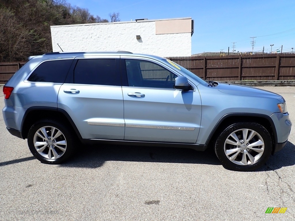 2012 Grand Cherokee Laredo 4x4 - True Blue Pearl / Black photo #7