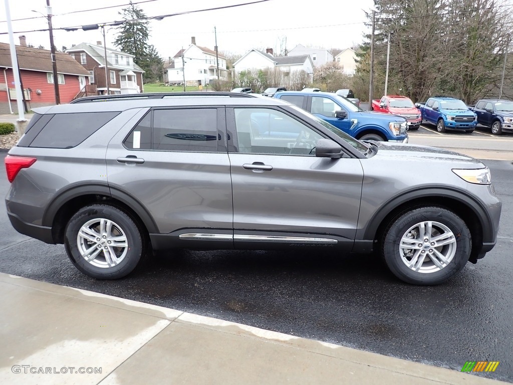 Carbonized Gray Metallic 2022 Ford Explorer XLT 4WD Exterior Photo #144133345