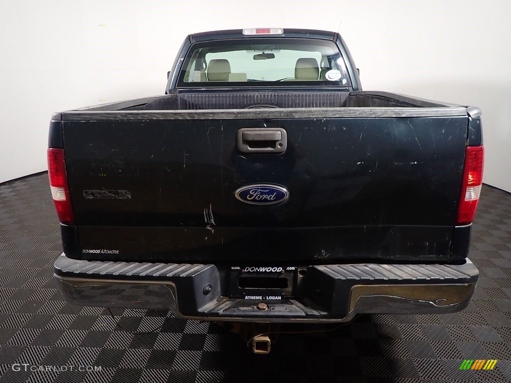 2005 F150 XLT Regular Cab 4x4 - Black / Medium Flint Grey photo #10