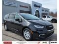 2022 Brilliant Black Crystal Pearl Chrysler Pacifica Touring L  photo #1