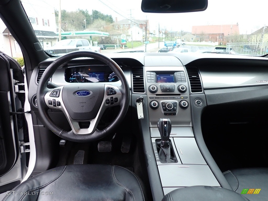 2015 Ford Taurus SEL AWD Dashboard Photos
