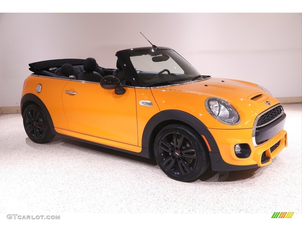 Volcanic Orange 2018 Mini Convertible Cooper S Exterior Photo #144138184