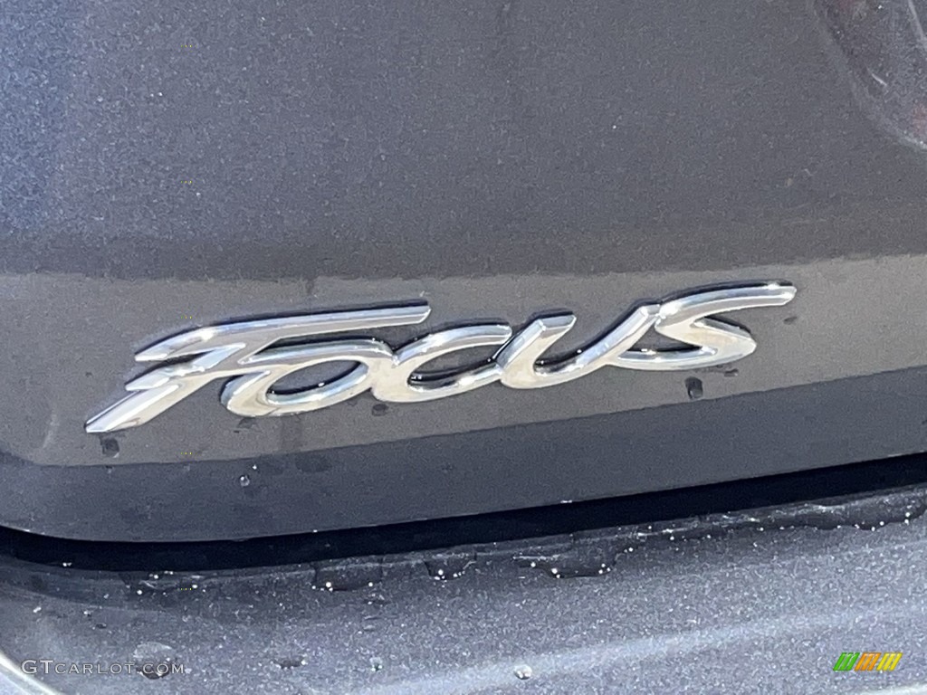 2015 Focus SE Sedan - Magnetic Metallic / Charcoal Black photo #29