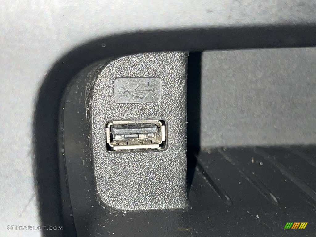 2015 Focus SE Sedan - Magnetic Metallic / Charcoal Black photo #32