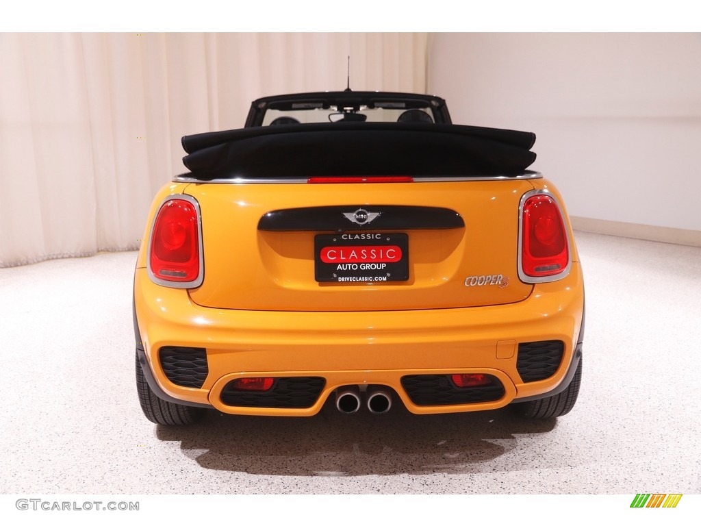 2018 Convertible Cooper S - Volcanic Orange / Lounge Leather/Carbon Black photo #20