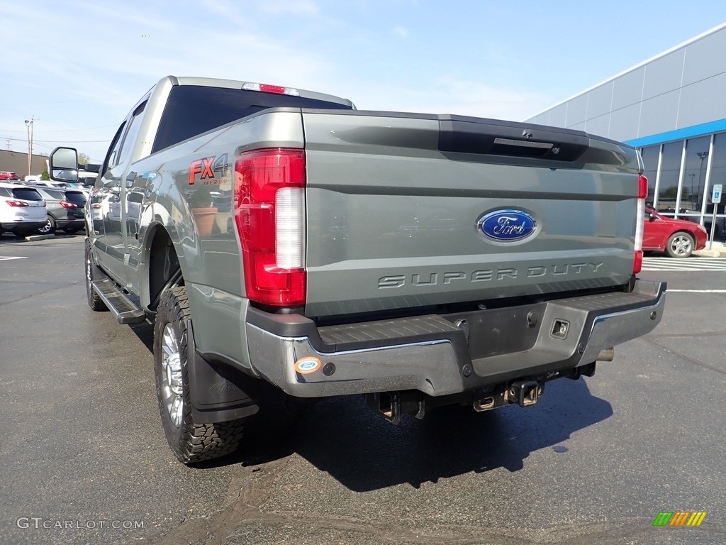 2019 F250 Super Duty Lariat Crew Cab 4x4 - Silver Spruce / Black photo #5