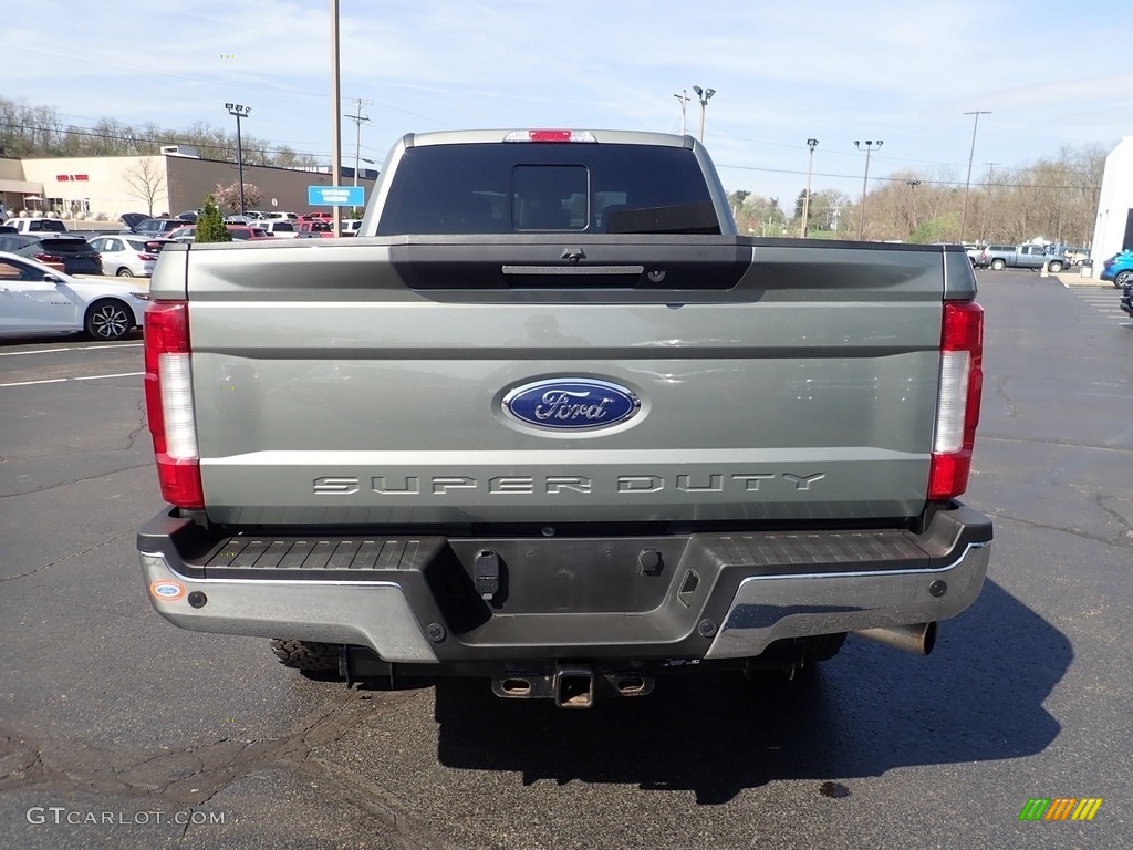 2019 F250 Super Duty Lariat Crew Cab 4x4 - Silver Spruce / Black photo #6