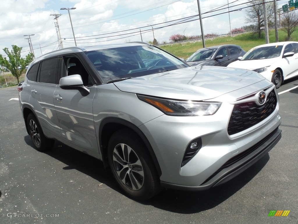 2021 Highlander XLE AWD - Celestial Silver Metallic / Black photo #6