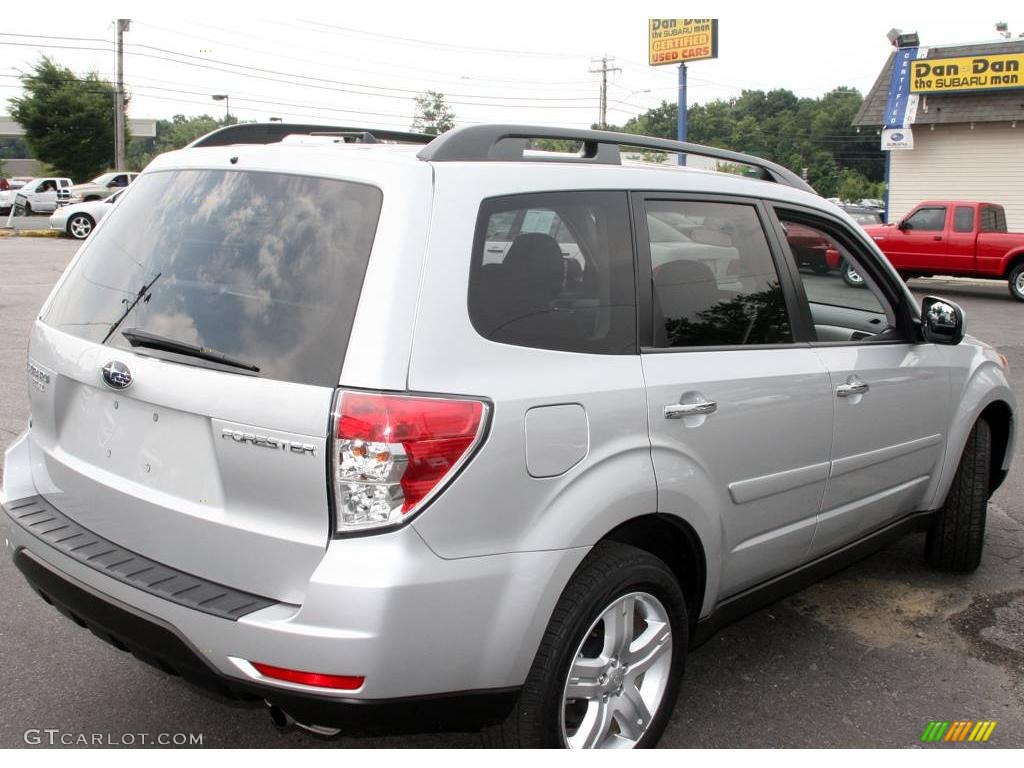 2009 Forester 2.5 X Premium - Spark Silver Metallic / Black photo #5