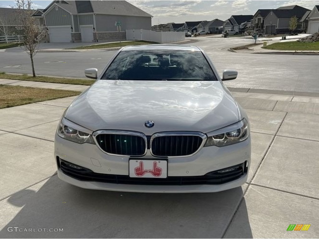 2018 5 Series 530i xDrive Sedan - Mineral White Metallic / Black photo #9