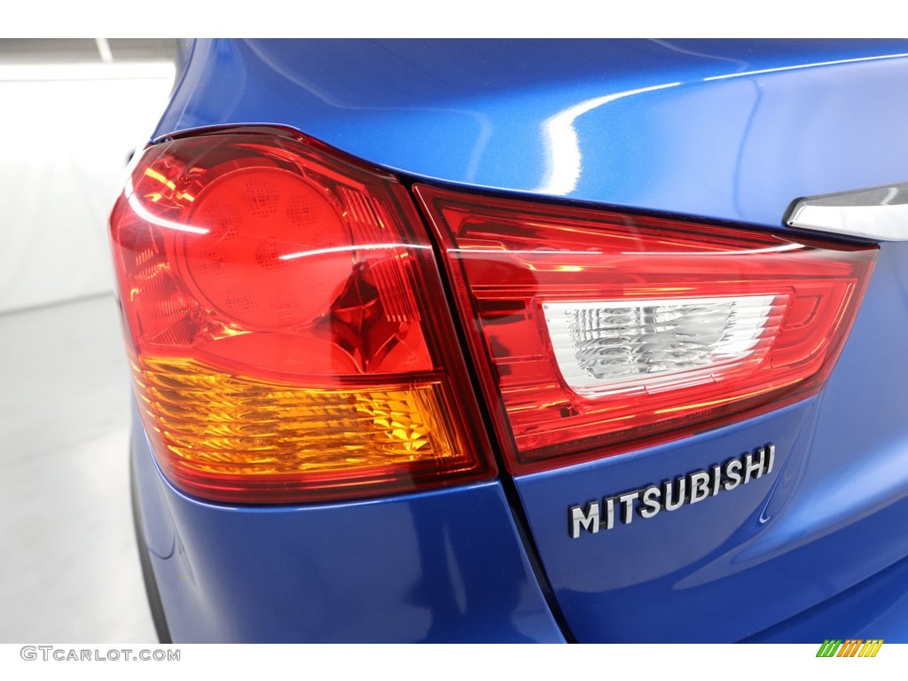 2018 Mitsubishi Outlander Sport ES Marks and Logos Photos