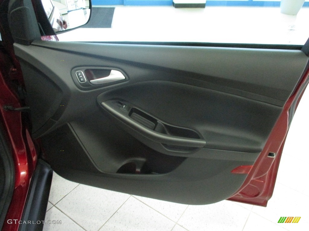 2017 Focus SEL Hatch - Ruby Red / Charcoal Black photo #14