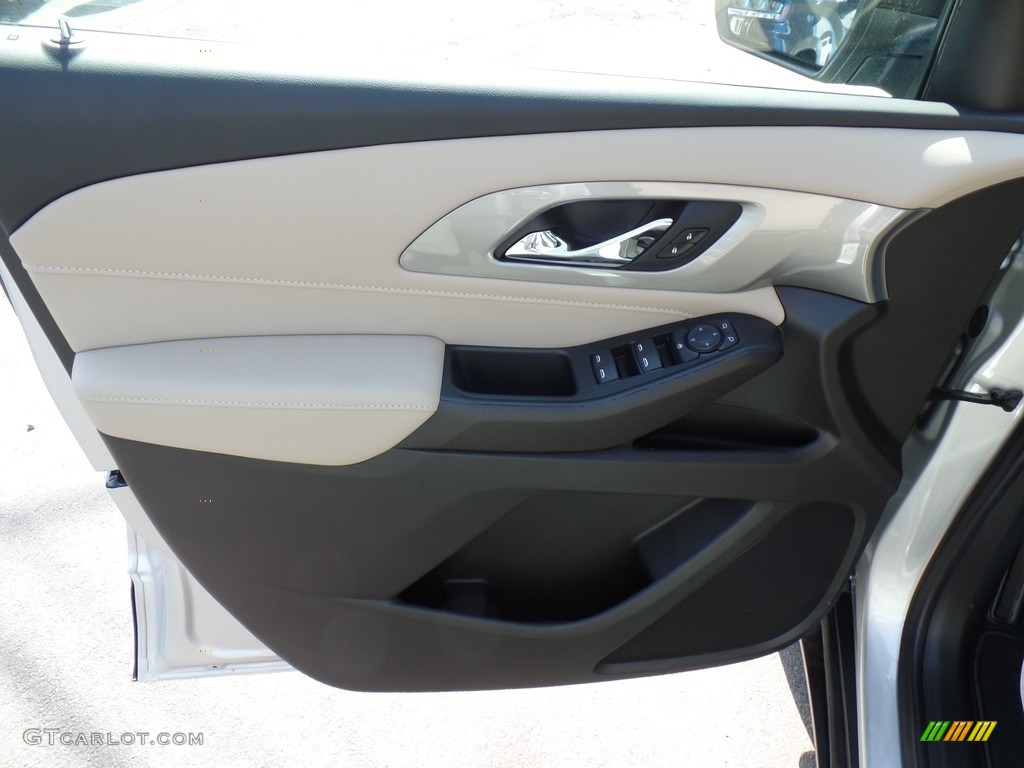 2022 Chevrolet Traverse LS AWD Jet Black/­Chai Door Panel Photo #144153404