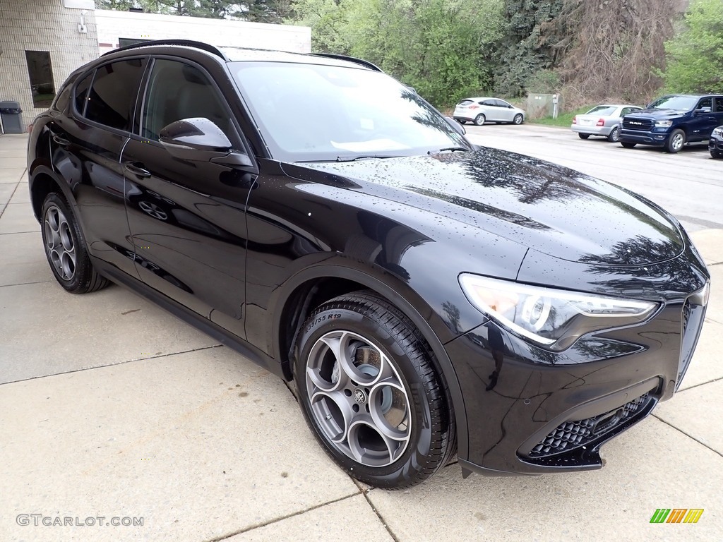 2022 Stelvio Sprint AWD - Vulcano Black Metallic / Black photo #7