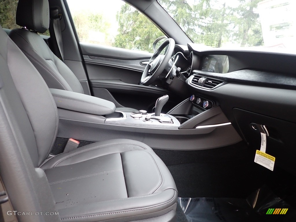2022 Alfa Romeo Stelvio Sprint AWD Front Seat Photo #144158104