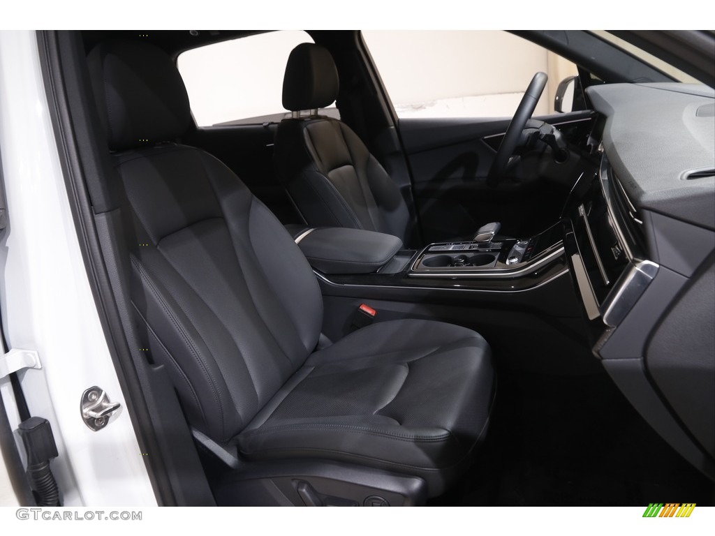 2020 Audi Q7 55 Prestige quattro Front Seat Photos