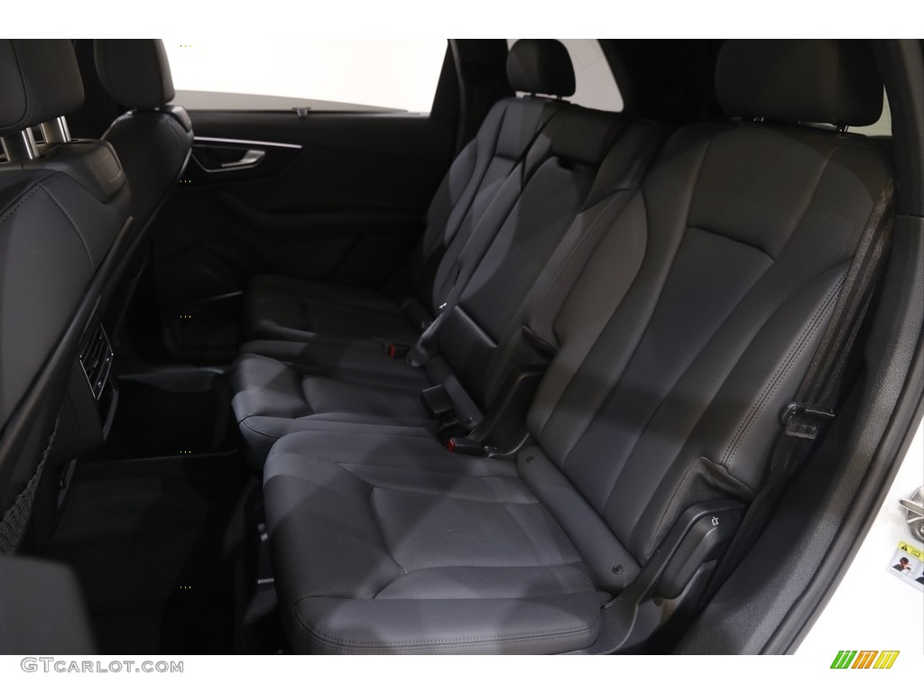 2020 Audi Q7 55 Prestige quattro Rear Seat Photos