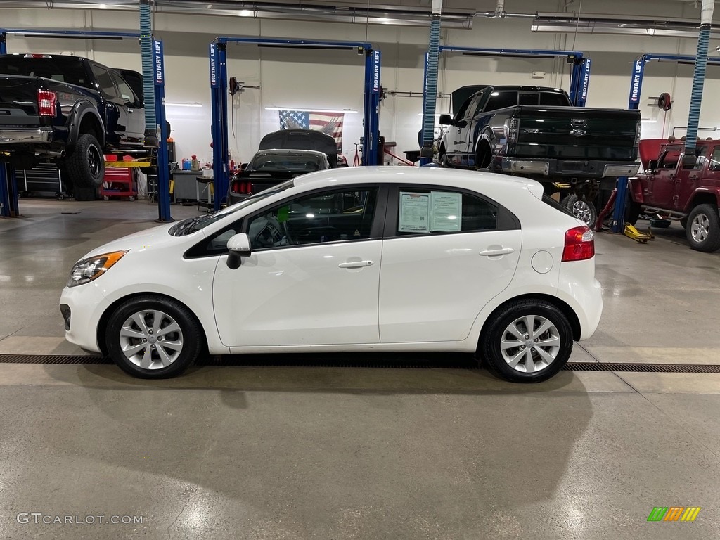 2013 Rio EX 5-Door - Clear White / Black photo #8