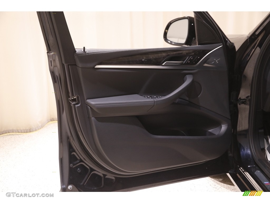2018 BMW X3 xDrive30i Door Panel Photos