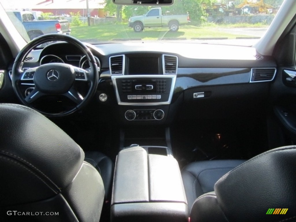 2014 ML 350 4Matic - Polar White / Black photo #13