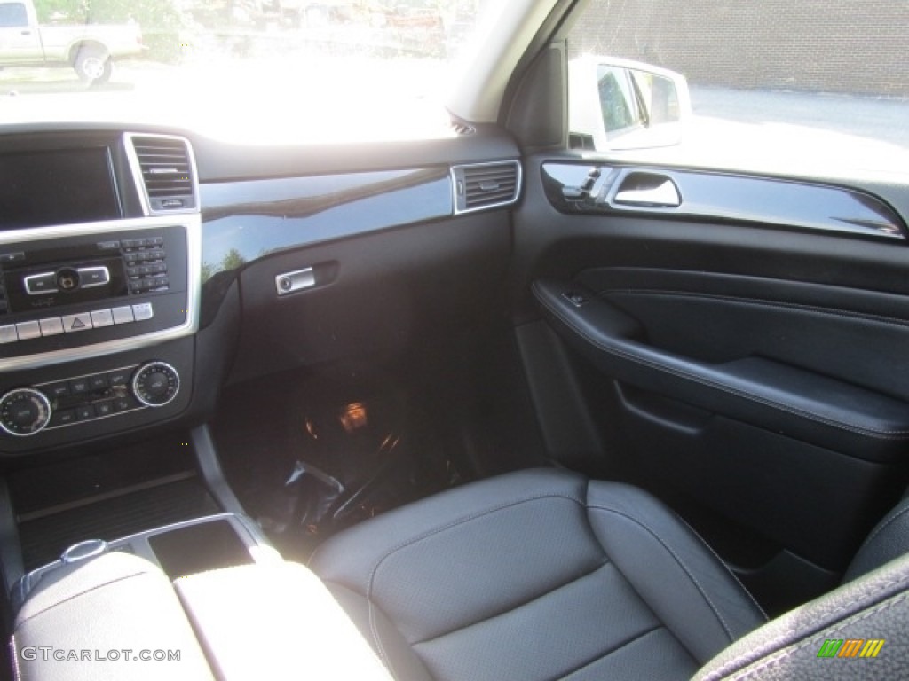 2014 ML 350 4Matic - Polar White / Black photo #14