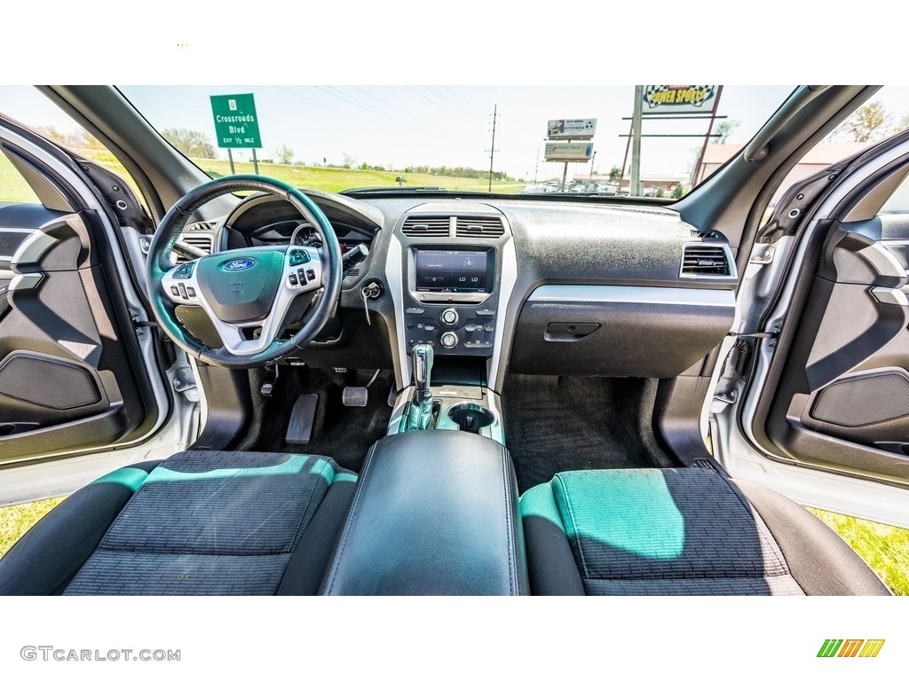 2014 Ford Explorer XLT Interior Color Photos