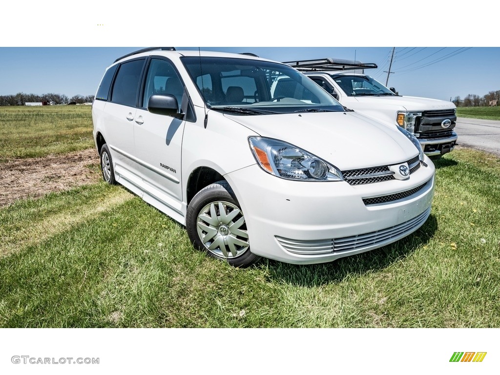 2005 Sienna LE - Natural White / Taupe photo #1