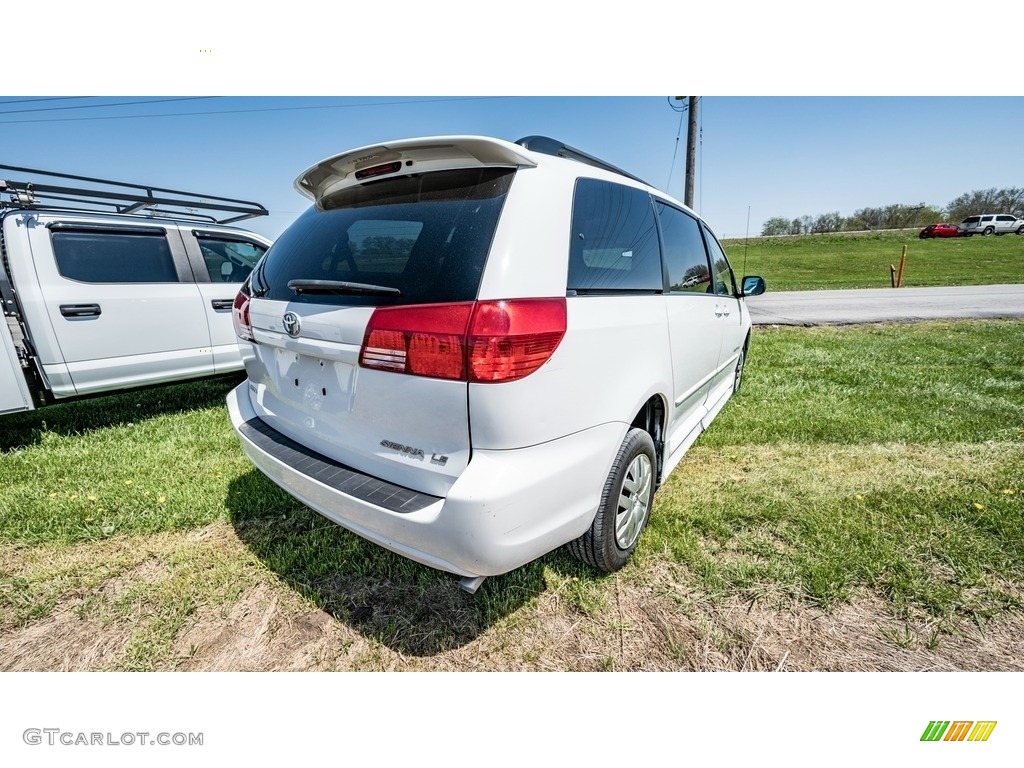 2005 Sienna LE - Natural White / Taupe photo #4