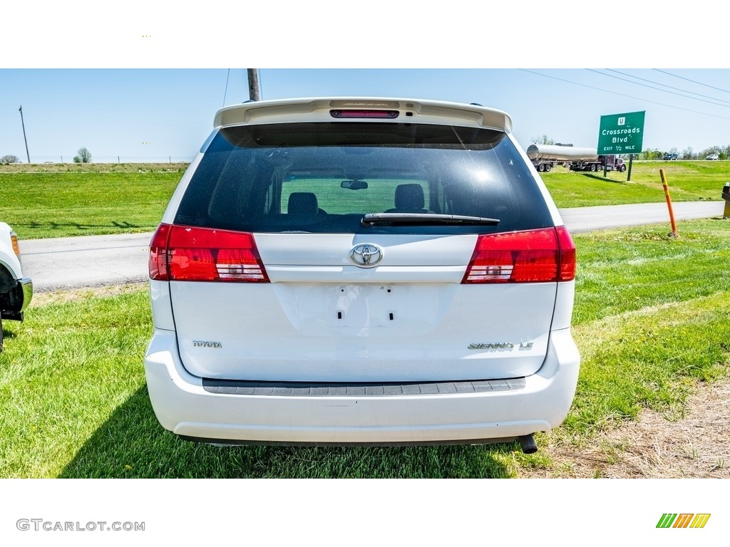 2005 Sienna LE - Natural White / Taupe photo #5