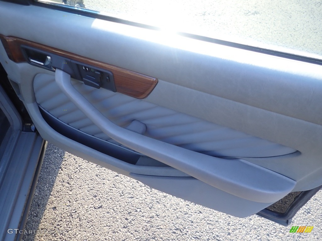 1990 Mercedes-Benz 420 SEL Sedan Gray Door Panel Photo #144170945