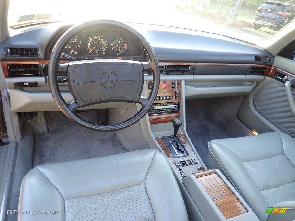 Gray Interior 1990 Mercedes-Benz 420 SEL Sedan Photo #144171046