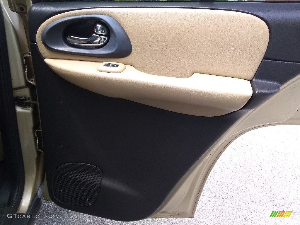 2005 TrailBlazer LS - Sandstone Metallic / Light Cashmere/Ebony photo #22