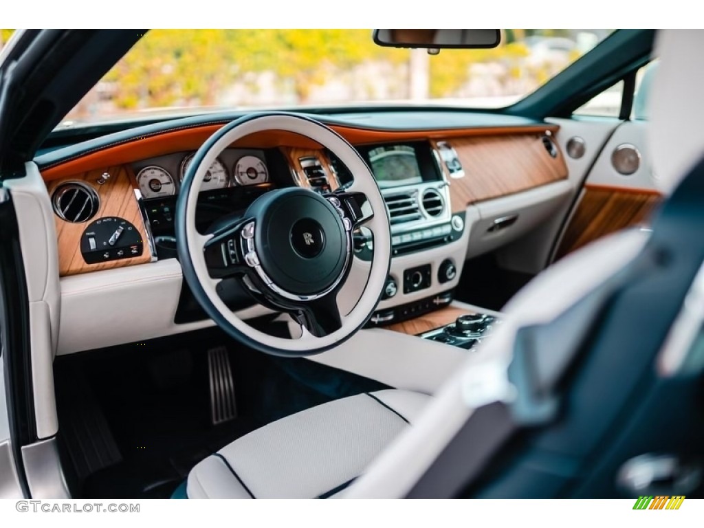 2019 Rolls-Royce Dawn Standard Dawn Model Arctic White/Black Dashboard Photo #144171637