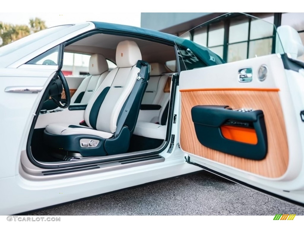 Arctic White/Black Interior 2019 Rolls-Royce Dawn Standard Dawn Model Photo #144171670