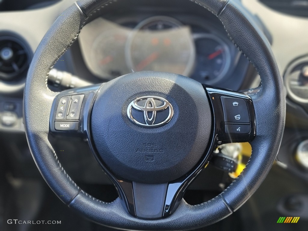 2018 Toyota Yaris 5-Door SE Steering Wheel Photos