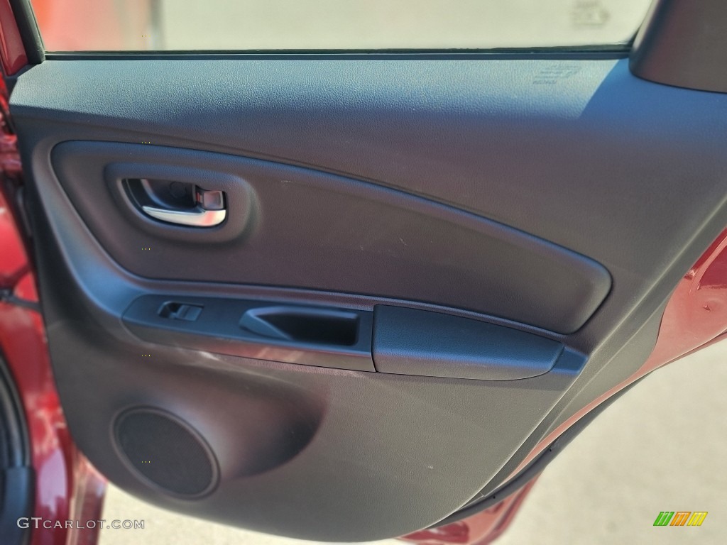 2018 Toyota Yaris 5-Door SE Black Door Panel Photo #144173704