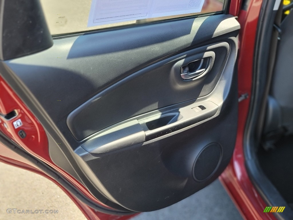 2018 Toyota Yaris 5-Door SE Black Door Panel Photo #144173752