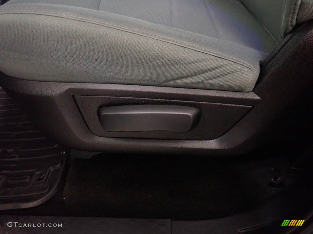 2015 1500 Express Crew Cab 4x4 - Black / Black/Diesel Gray photo #20