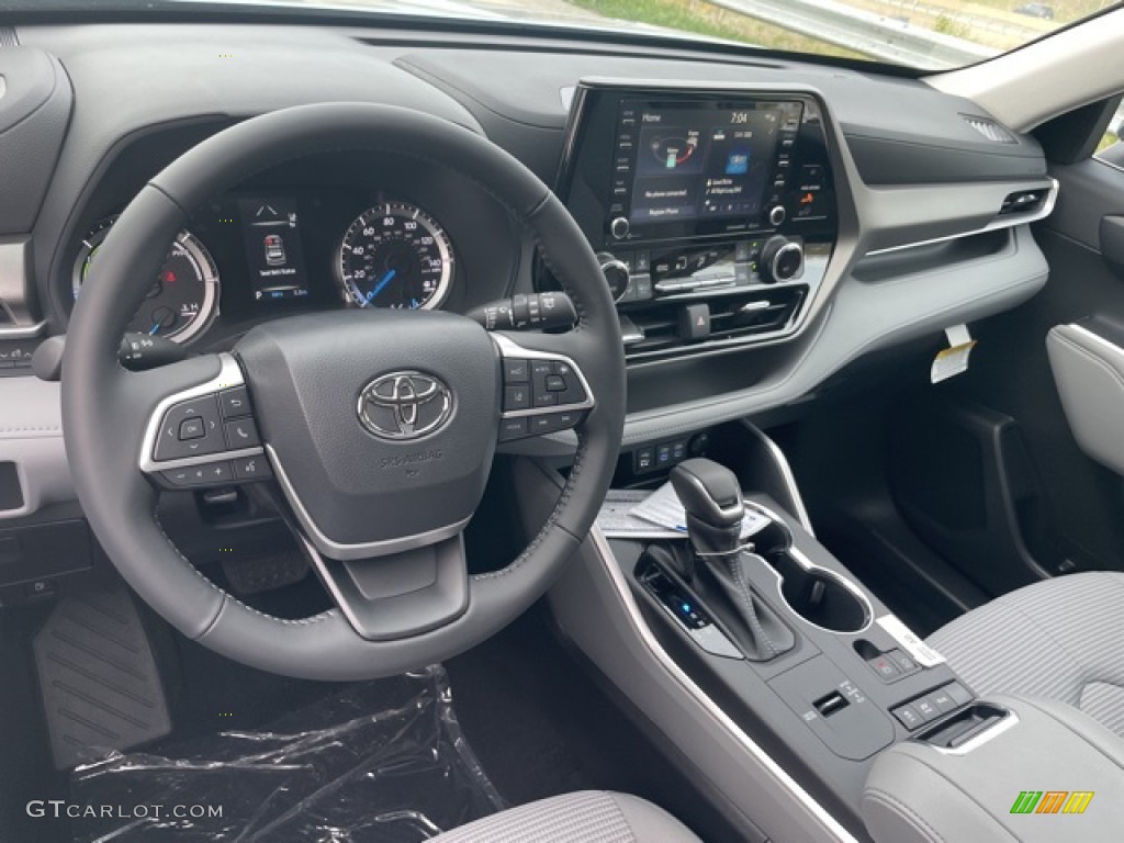 2022 Highlander Hybrid LE AWD - Moondust / Graphite photo #3