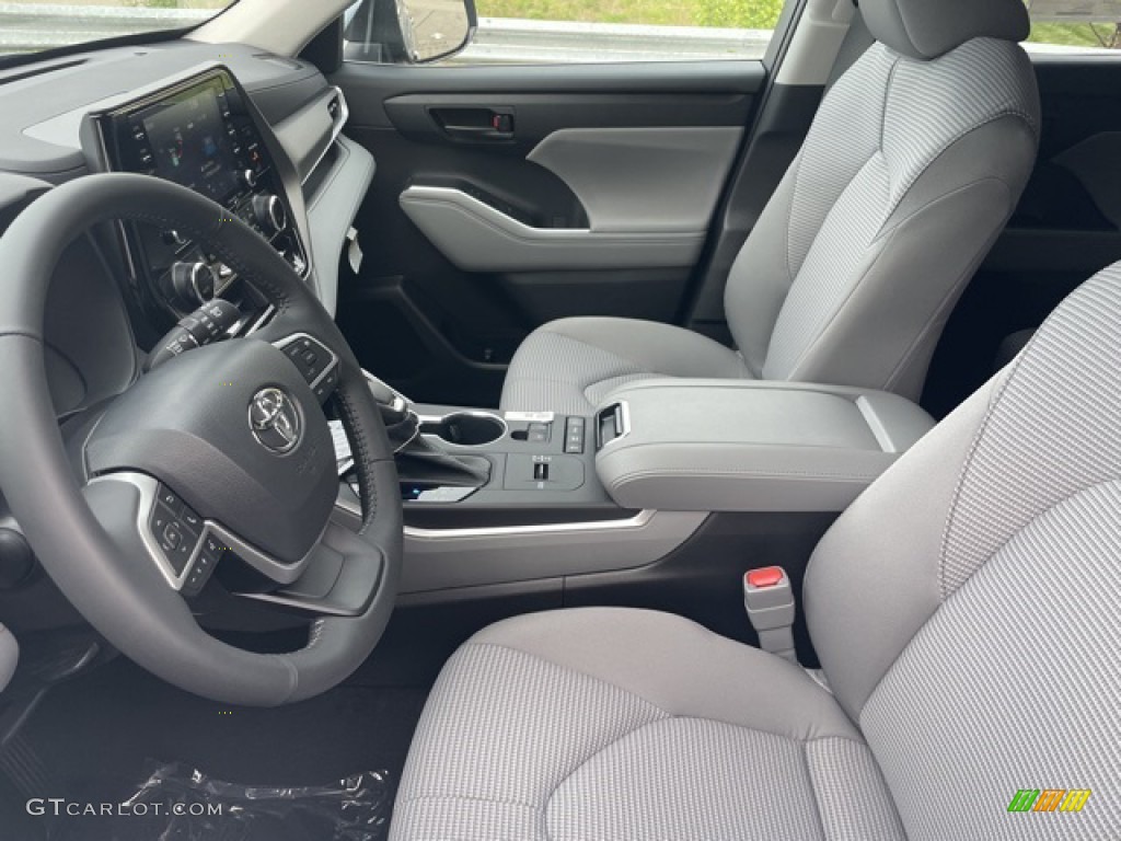 2022 Highlander Hybrid LE AWD - Moondust / Graphite photo #4