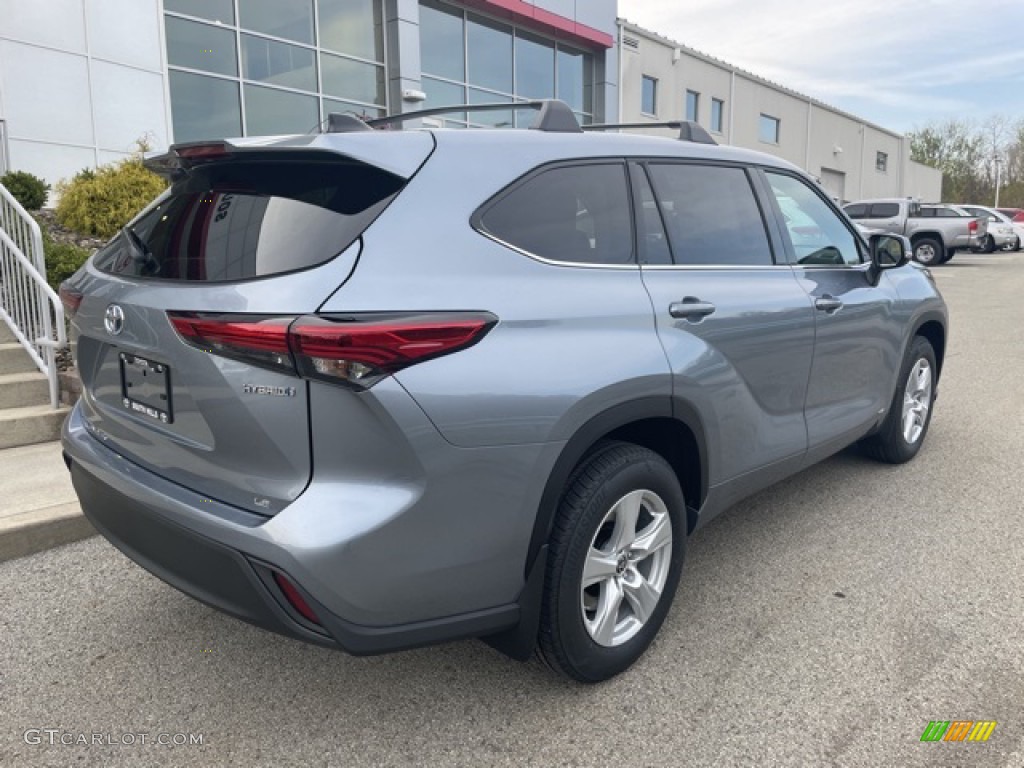 2022 Highlander Hybrid LE AWD - Moondust / Graphite photo #9