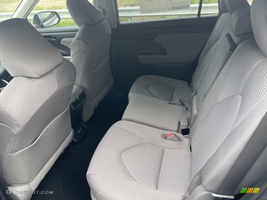 2022 Highlander Hybrid LE AWD - Moondust / Graphite photo #20