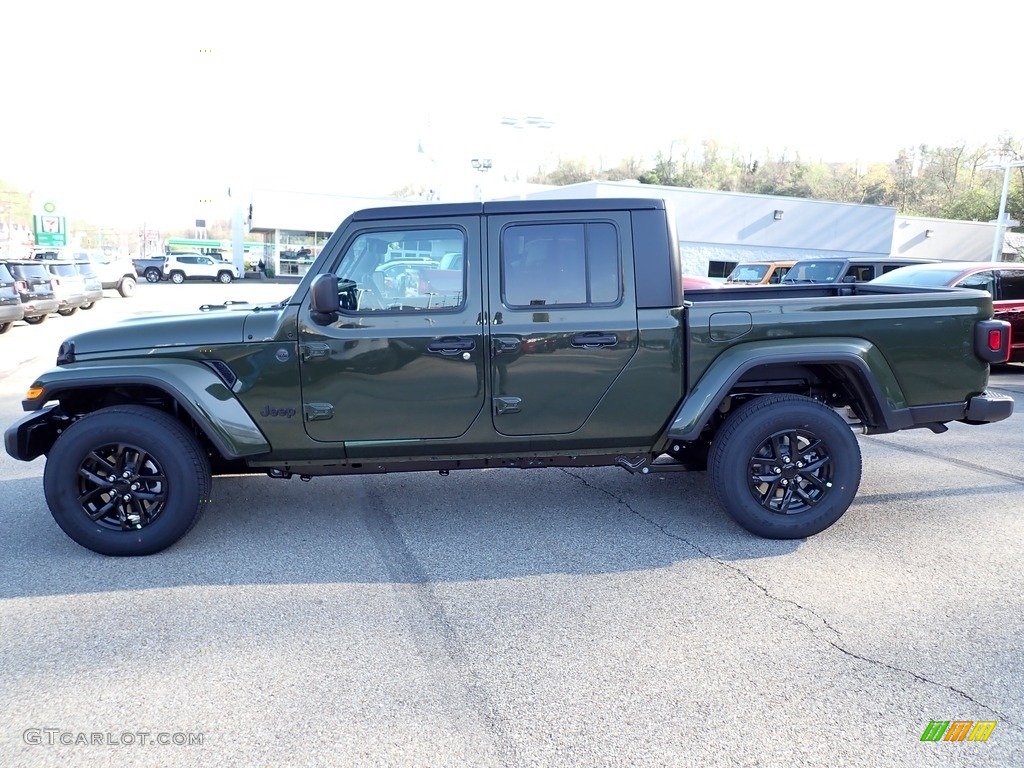 2022 Gladiator Altitude 4x4 - Sarge Green / Black photo #2