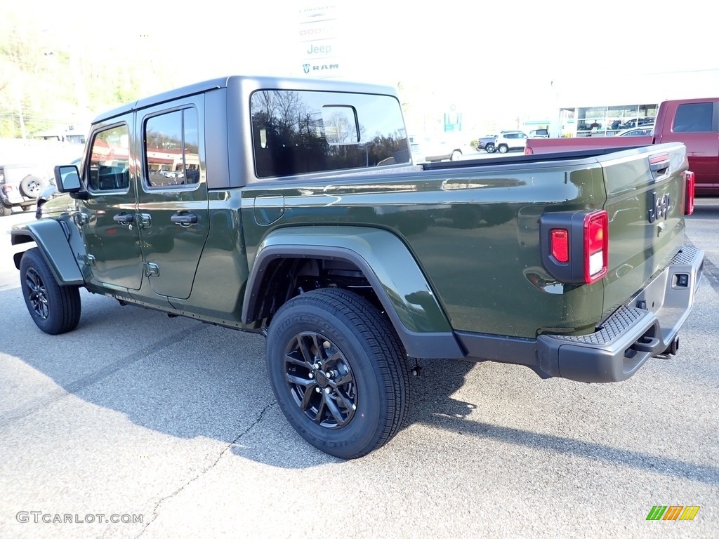 2022 Gladiator Altitude 4x4 - Sarge Green / Black photo #3