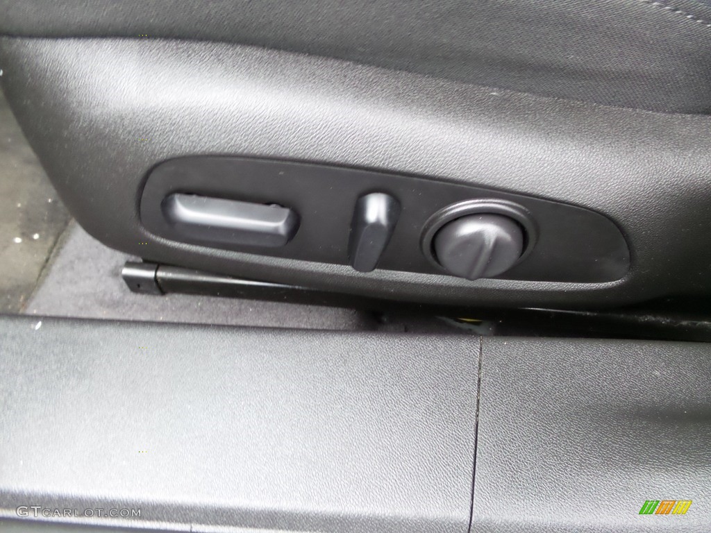 2018 Malibu LT - Pepperdust Metallic / Jet Black photo #25