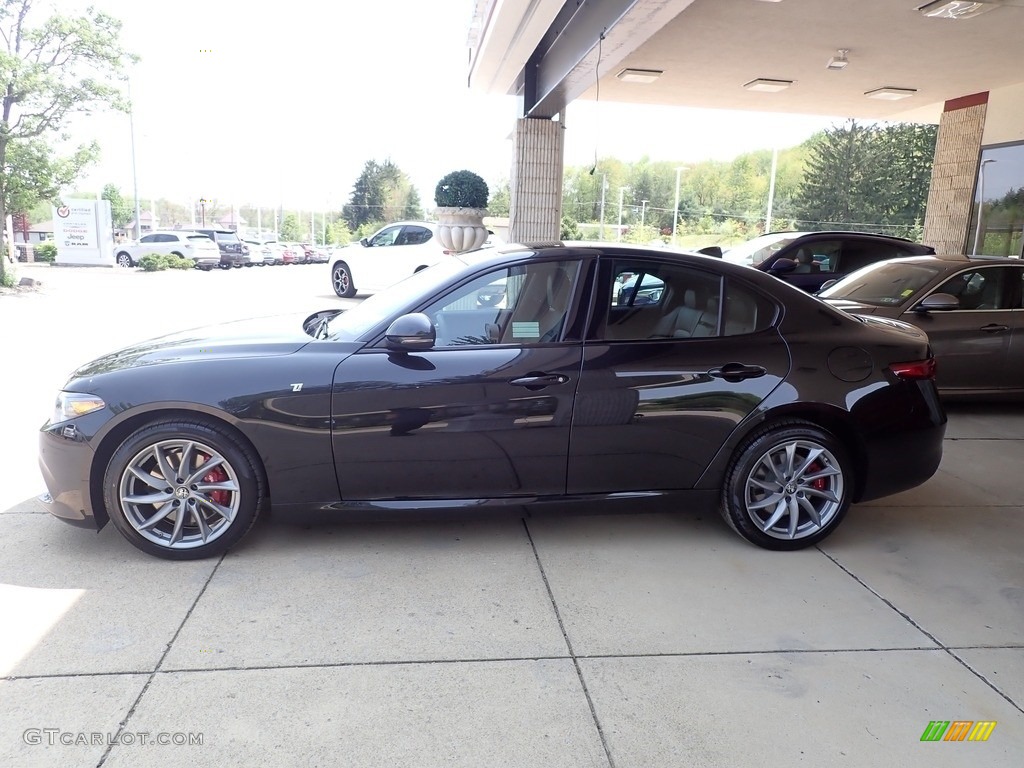 2022 Giulia Ti AWD - Vulcano Black Metallic / Black photo #2