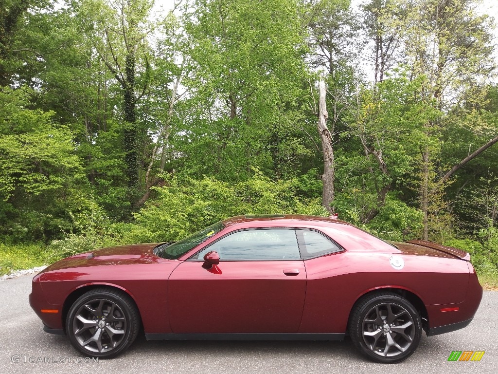 Octane Red Pearl 2018 Dodge Challenger SXT Plus Exterior Photo #144187620